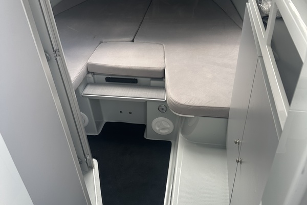 29ft XO Boats Yacht For Sale