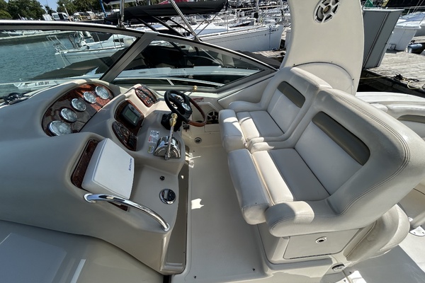 32ft Sea Ray Yacht For Sale