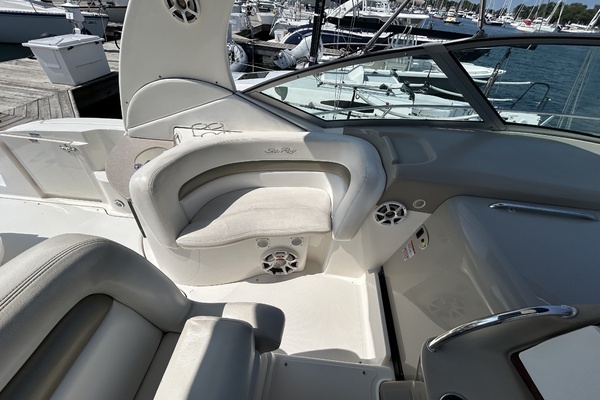 32ft Sea Ray Yacht For Sale