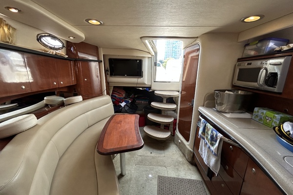 32ft Sea Ray Yacht For Sale