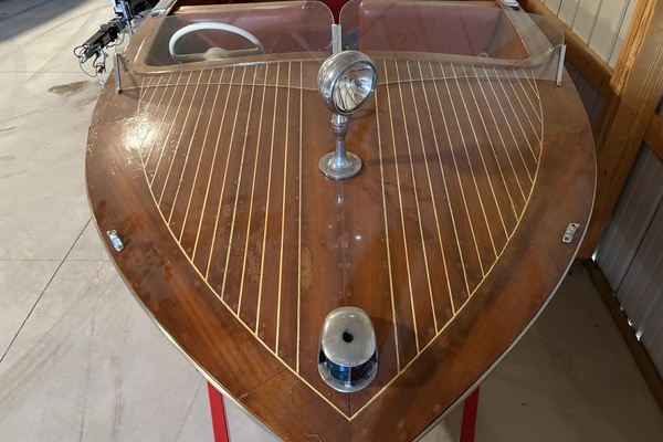 Red Rover 20ft Chris Craft Yacht For Sale