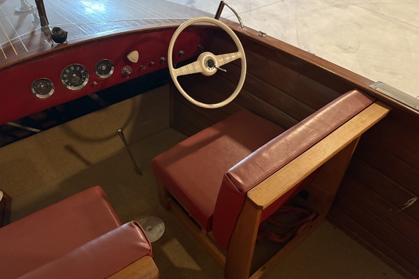Red Rover 20ft Chris Craft Yacht For Sale