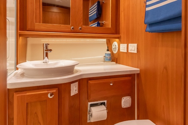 SALT THERAPY 45ft Sabre Yacht For Sale