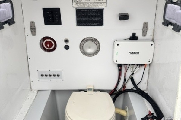 Freedom 24ft Topaz Yacht For Sale