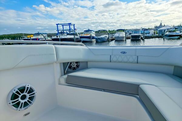 33ft Regal Yacht For Sale