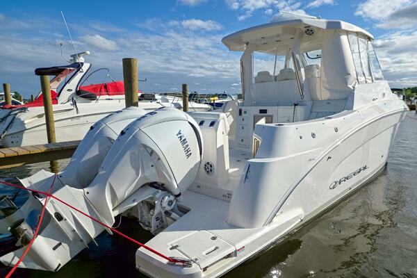 33ft Regal Yacht For Sale