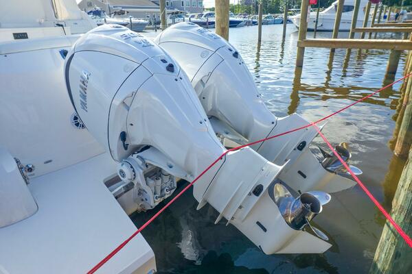 33ft Regal Yacht For Sale