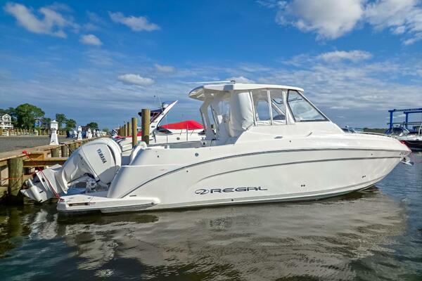 33ft Regal Yacht For Sale