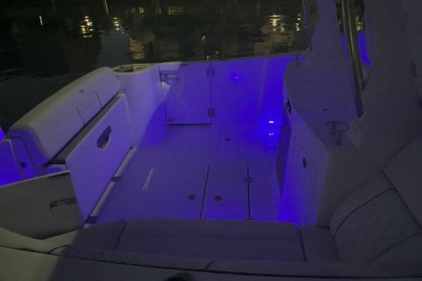 33ft Regal Yacht For Sale