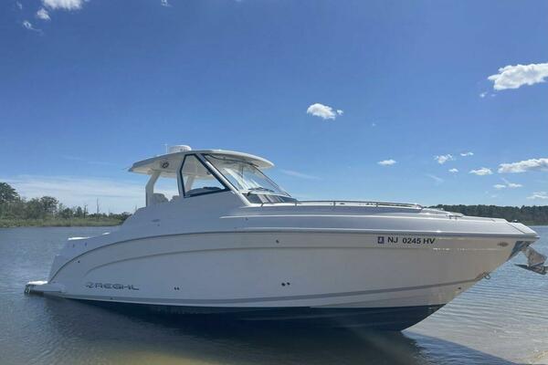 33ft Regal Yacht For Sale