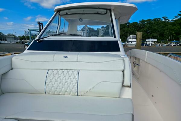 33ft Regal Yacht For Sale