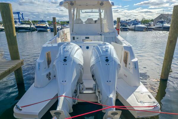 33ft Regal Yacht For Sale
