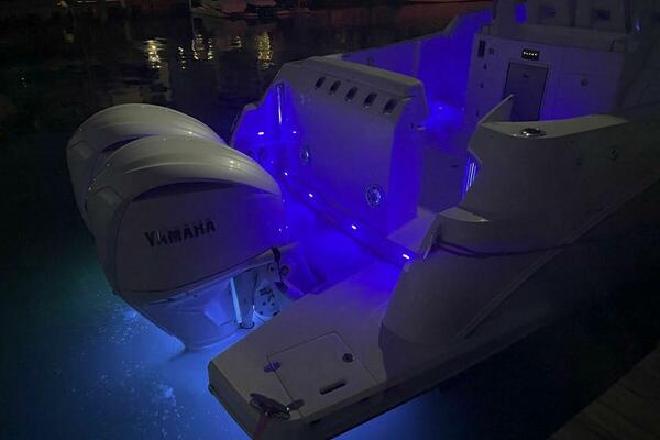 33ft Regal Yacht For Sale