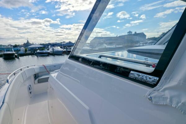 33ft Regal Yacht For Sale