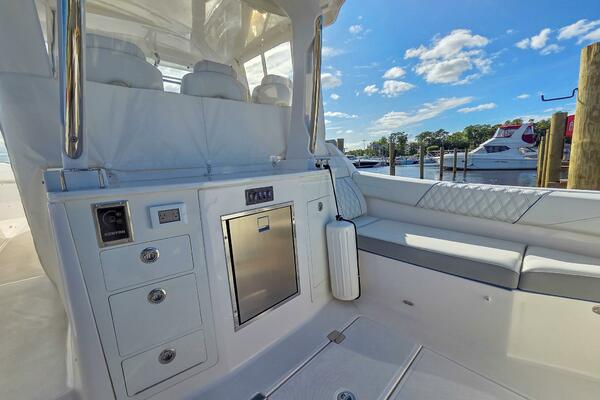 33ft Regal Yacht For Sale