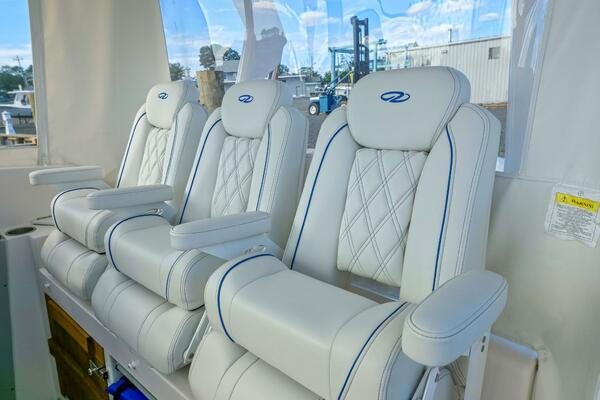 33ft Regal Yacht For Sale