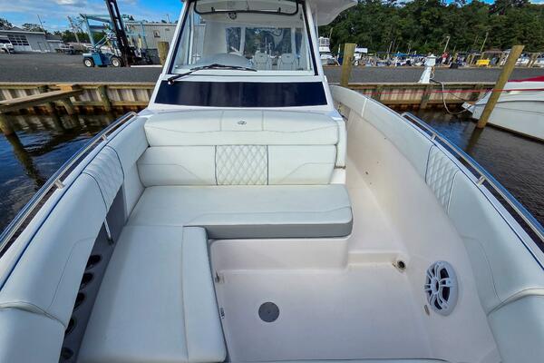 33ft Regal Yacht For Sale
