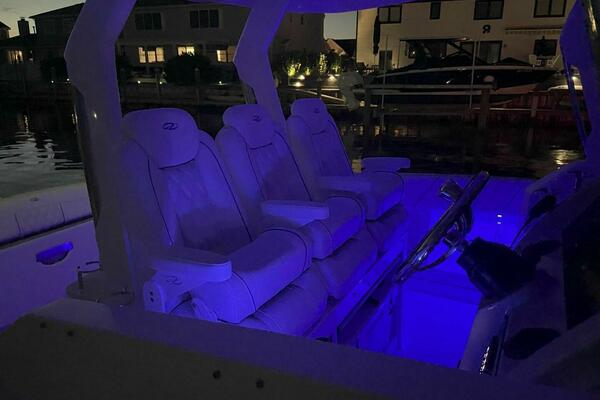 33ft Regal Yacht For Sale