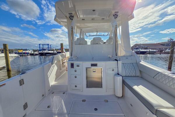 33ft Regal Yacht For Sale