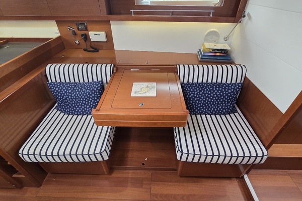 45ft Beneteau Yacht For Sale