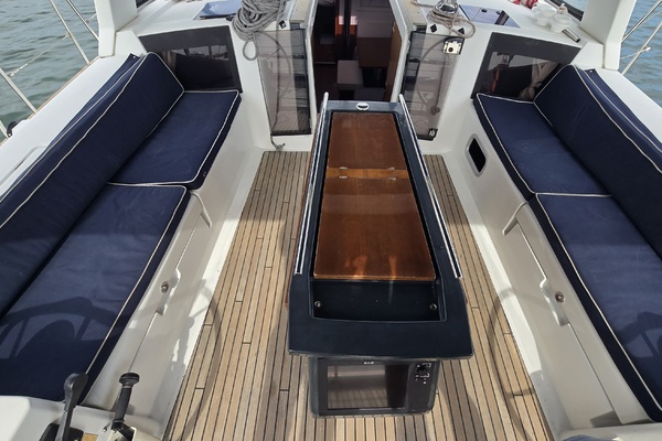45ft Beneteau Yacht For Sale