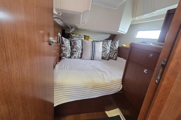 45ft Beneteau Yacht For Sale