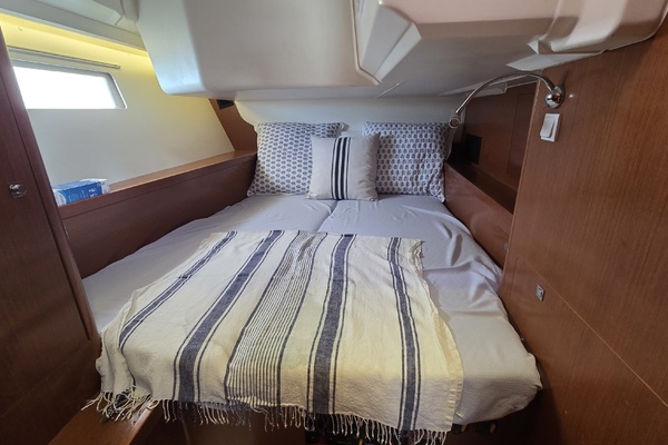 45ft Beneteau Yacht For Sale