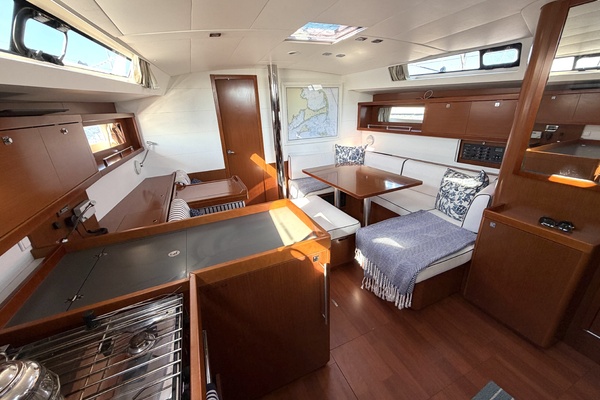 45ft Beneteau Yacht For Sale