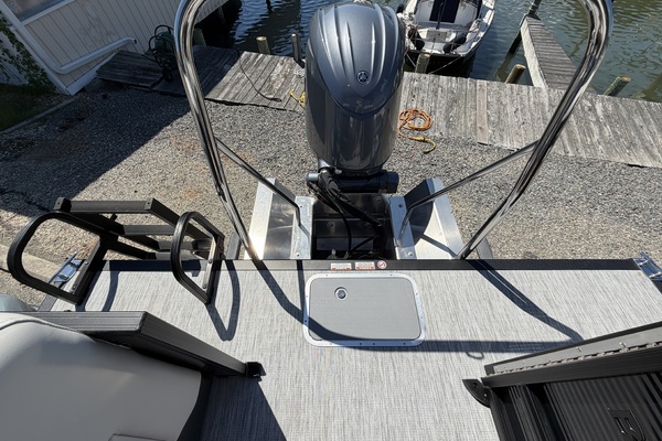 22ft Bennington Yacht For Sale
