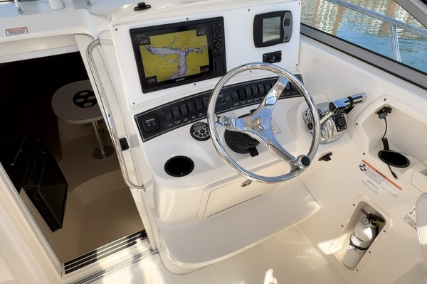 Belenos 28ft Boston Whaler Yacht For Sale