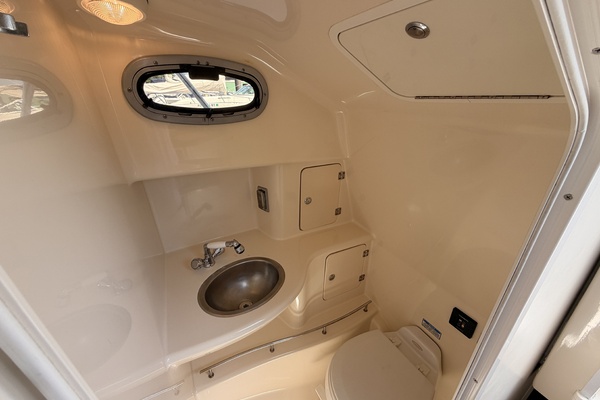 Belenos 28ft Boston Whaler Yacht For Sale