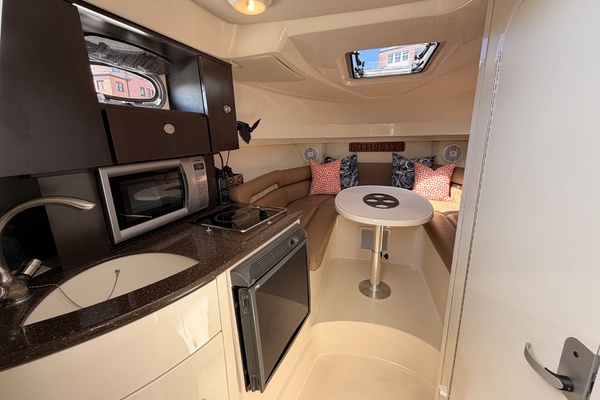 Belenos 28ft Boston Whaler Yacht For Sale