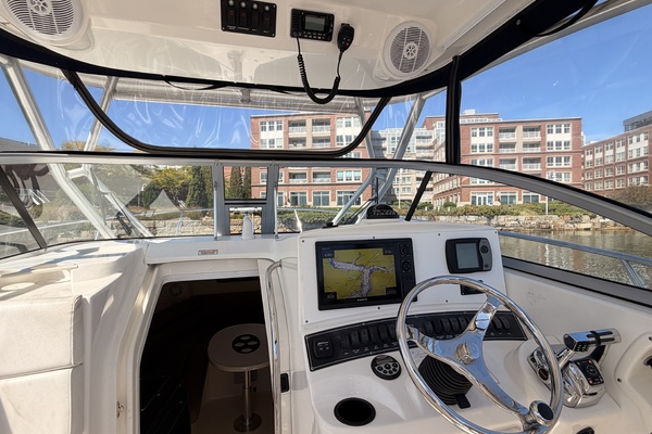 Belenos 28ft Boston Whaler Yacht For Sale
