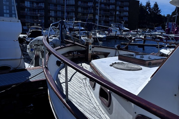 IMAGINE 40ft Ocean Alexander Yacht For Sale