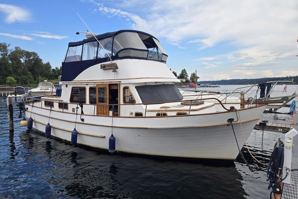 IMAGINE 40ft Ocean Alexander Yacht For Sale