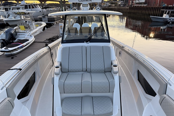 Sea Shed 37ft Pursuit Yacht For Sale