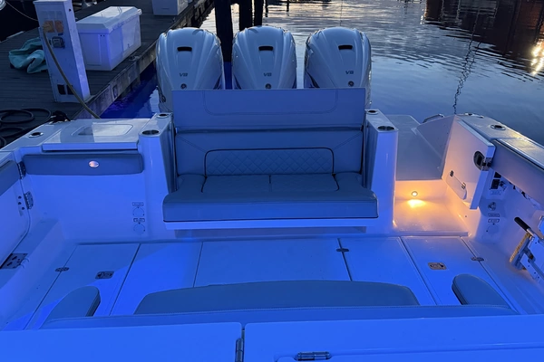 Pursuit S378 Yacht For Sale