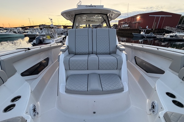 Sea Shed 37ft Pursuit Yacht For Sale