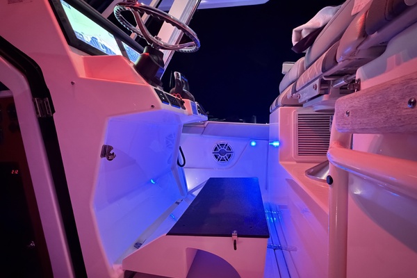 Sea Shed 37ft Pursuit Yacht For Sale