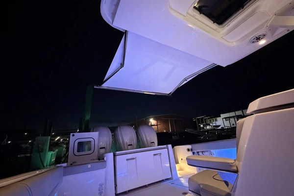 Pursuit S378 Yacht For Sale
