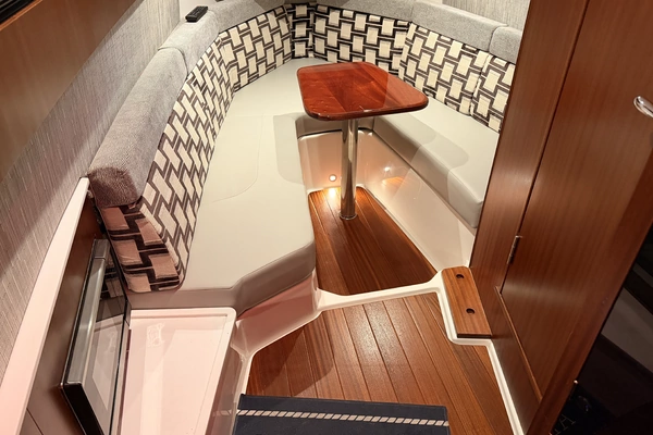 Pursuit S378 Yacht For Sale