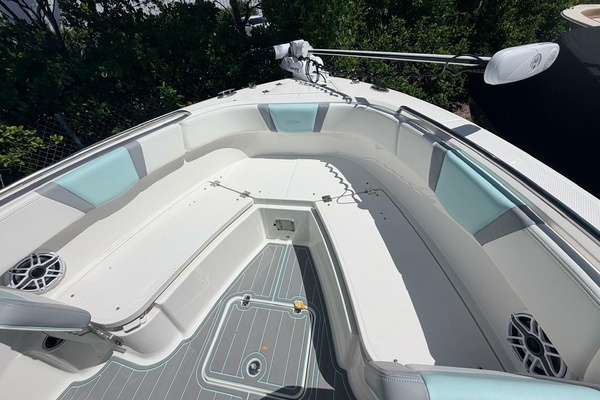 23ft Robalo Yacht For Sale