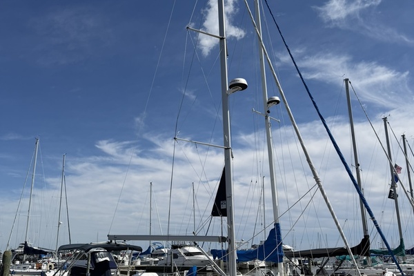 Chrisalyss 33ft Hunter Yacht For Sale