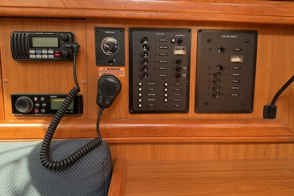 Chrisalyss 33ft Hunter Yacht For Sale