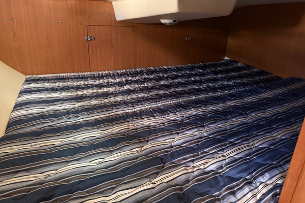 Chrisalyss 33ft Hunter Yacht For Sale