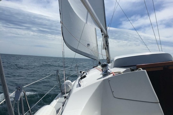 Chrisalyss 33ft Hunter Yacht For Sale
