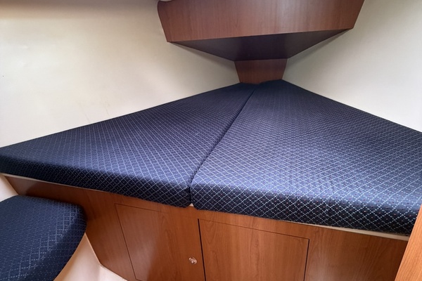 Chrisalyss 33ft Hunter Yacht For Sale