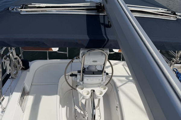 Chrisalyss 33ft Hunter Yacht For Sale
