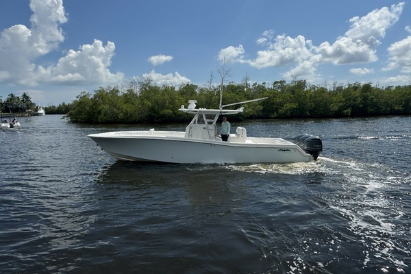 Line Holder 36ft Invincible Yacht For Sale