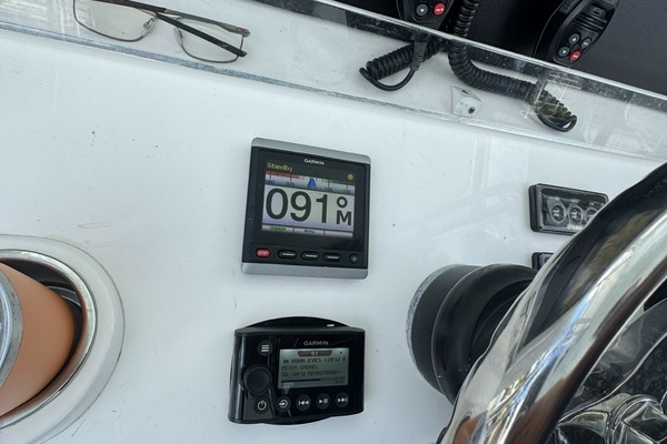 Line Holder 36ft Invincible Yacht For Sale